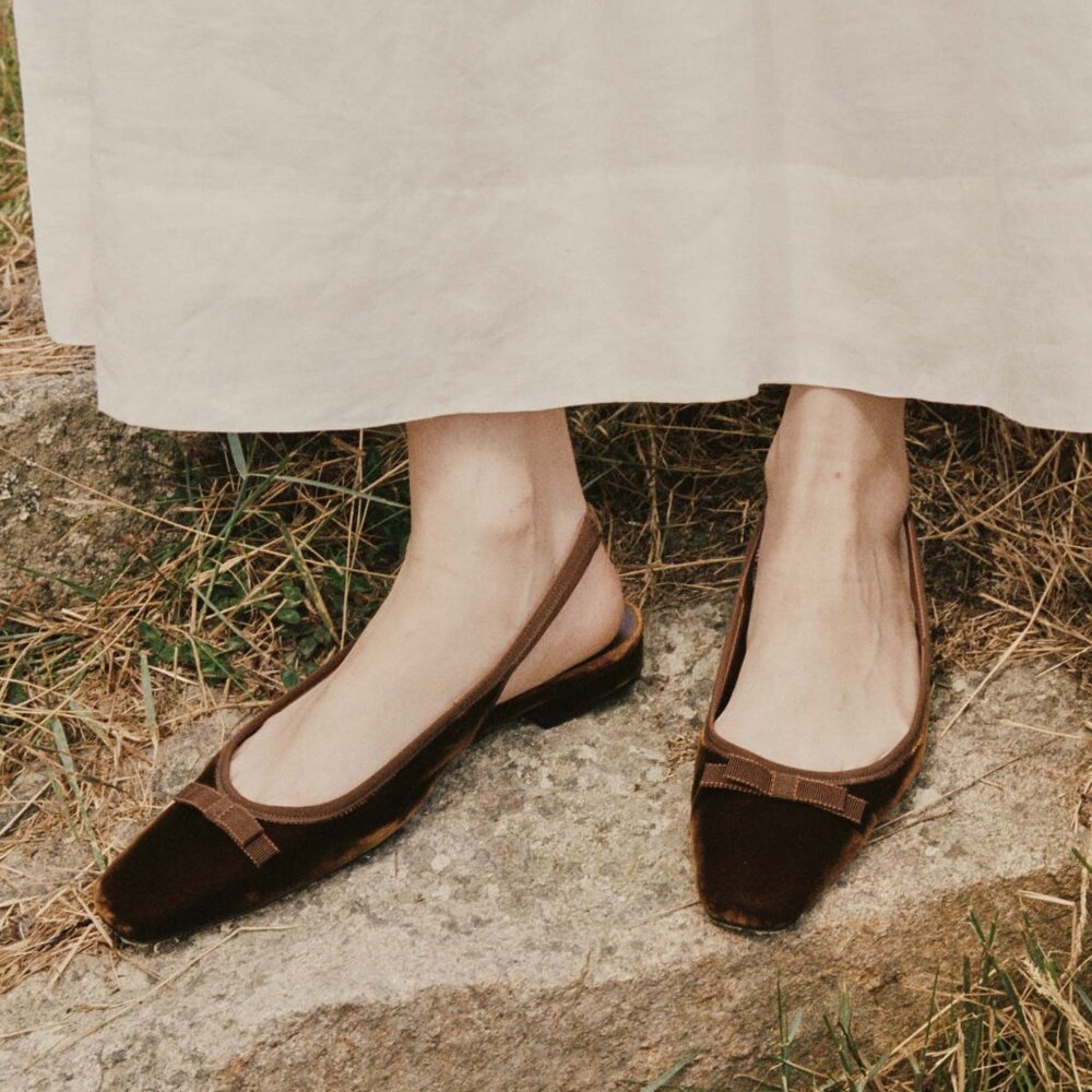 NEW NEVER WORN DÔEN Cossima Slingback Hickory Velvet Size 40/US 9